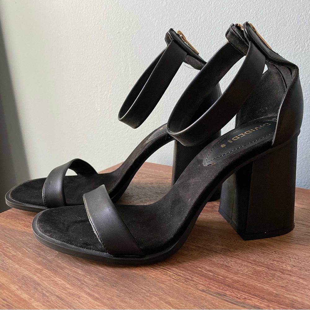 Women’s chunky strapy heel - Picture 3 of 5